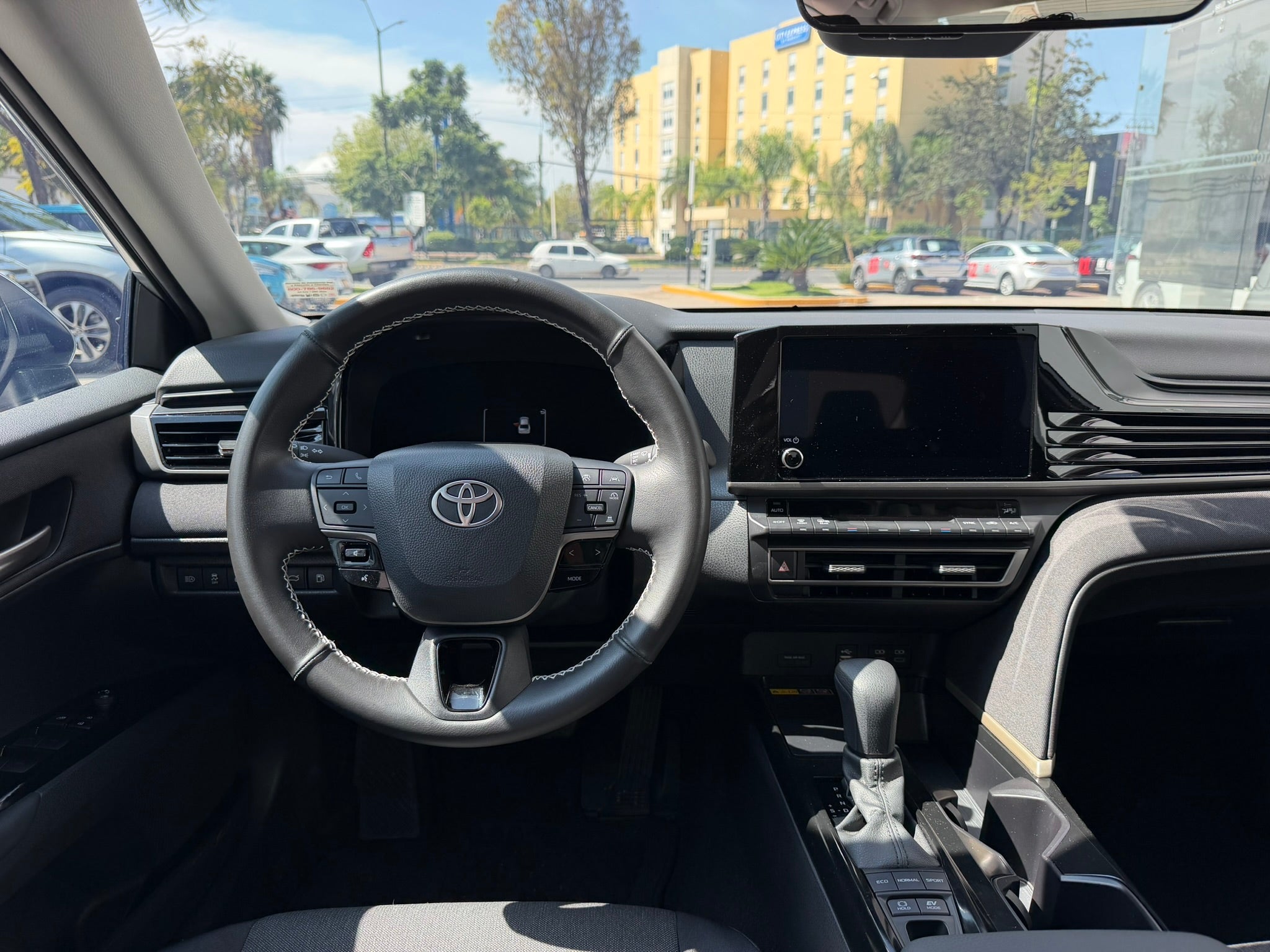 2025 Toyota Camry HEV LEV, L4, 2.5L, 184 CP, 4 PUERTAS, AUT