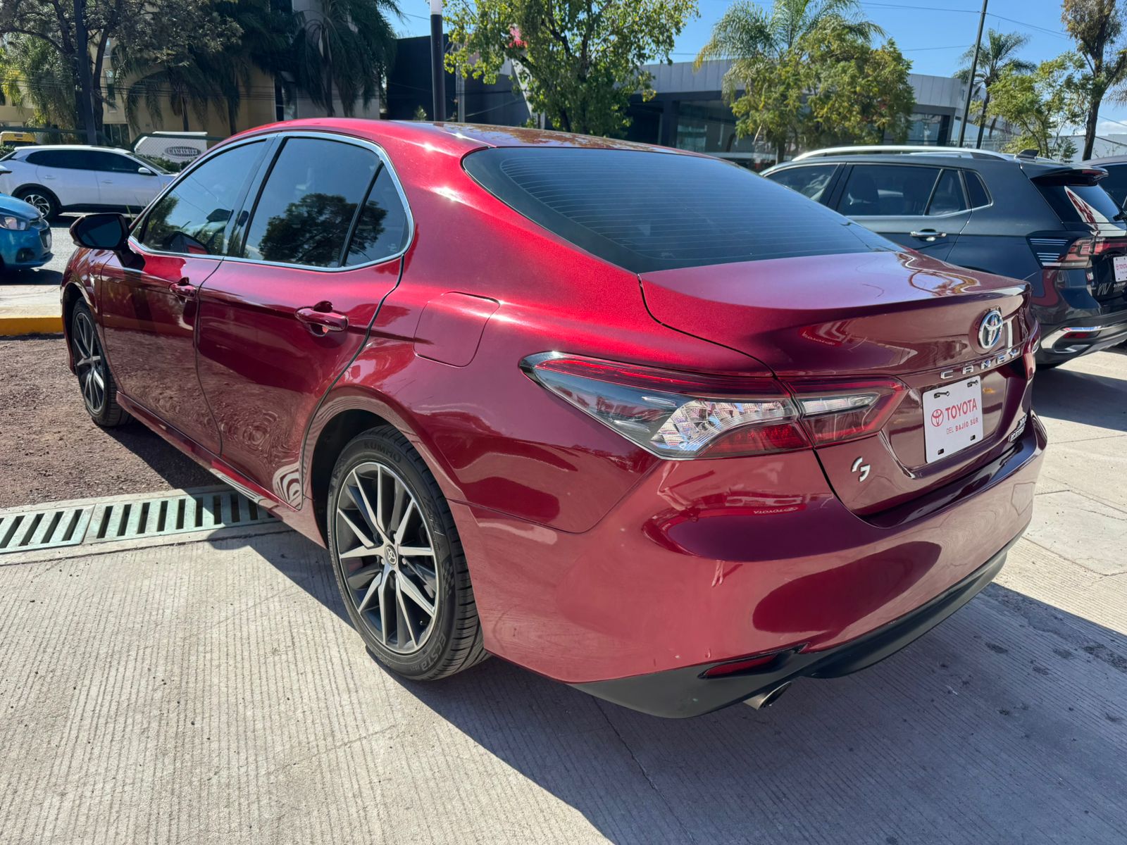 2022 Toyota Camry XLE, L4, 2.5L, 178 CP, 4 PUERTAS, AUT, NAVI, HIBRIDO