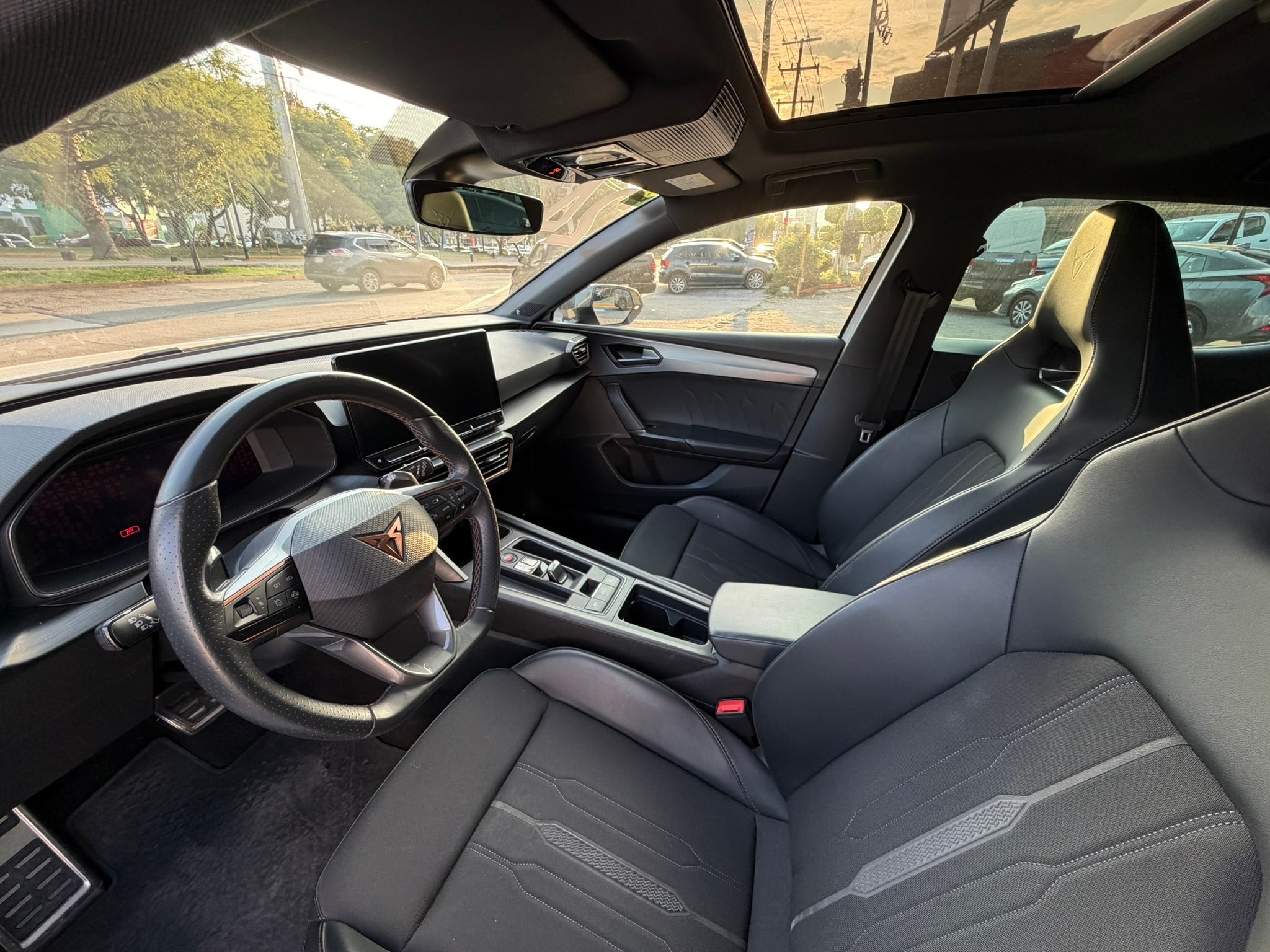 2024 Cupra León 300 CP, 2.0T, 4L,5 PUERTAS, AUT